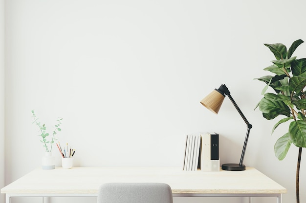 Suprimentos de mesa de escritório em casa do espaço de trabalho no local de trabalho do escritório