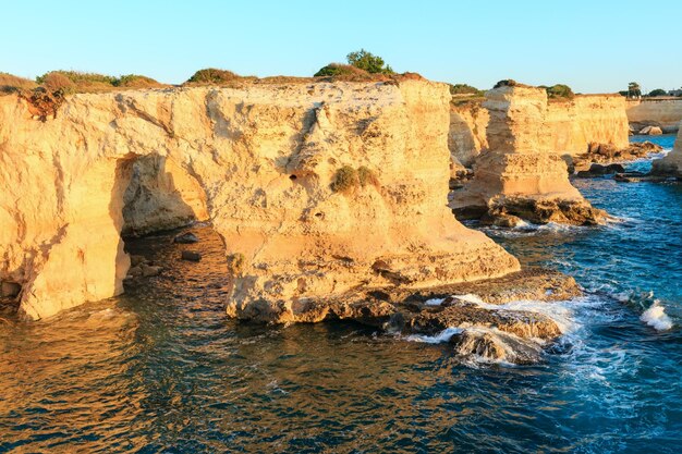 Surise Faraglioni en Torre Sant Andrea Italia