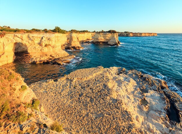 Surise Faraglioni en Torre Sant Andrea Italia