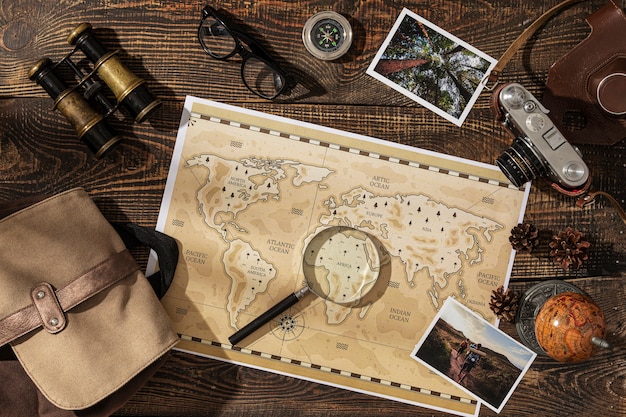 Surtido de artículos de viaje con vista superior