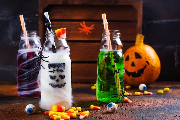 Surtido de bebidas de Halloween.