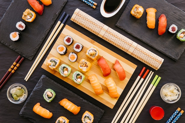 Surtido de composición de sushi