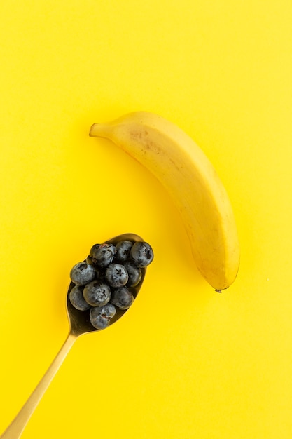 Surtido de frutas frescas visto desde arriba