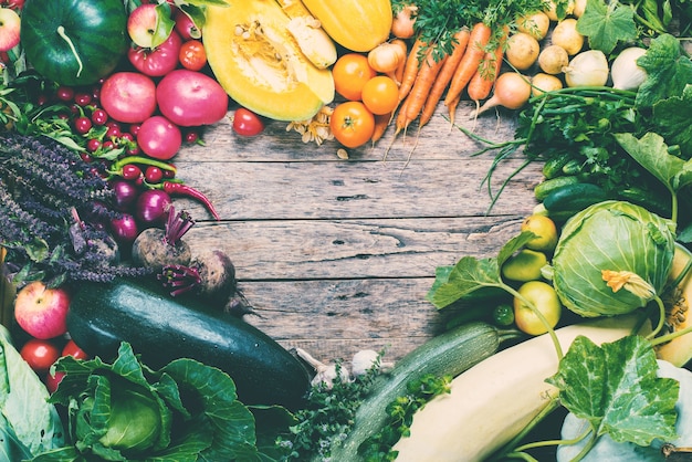 Surtido del Mercado de Verduras Orgánicas Frescas