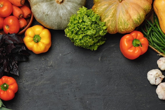 Surtido de verduras, incluida la calabaza.