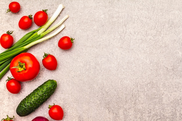 Surtido de verduras orgánicas frescas.