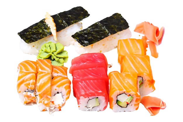 Sushi auf weißem Hintergrund
