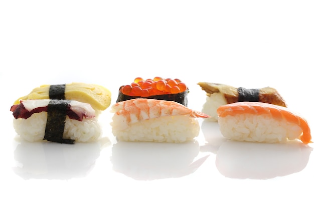 Sushi en blanco