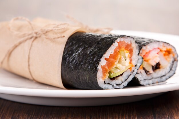 Sushi burrito - nuevo concepto de comida de moda