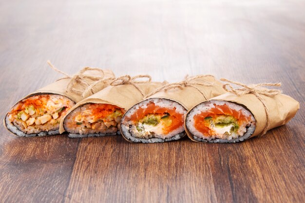 Sushi burrito - nuevo concepto de comida de moda