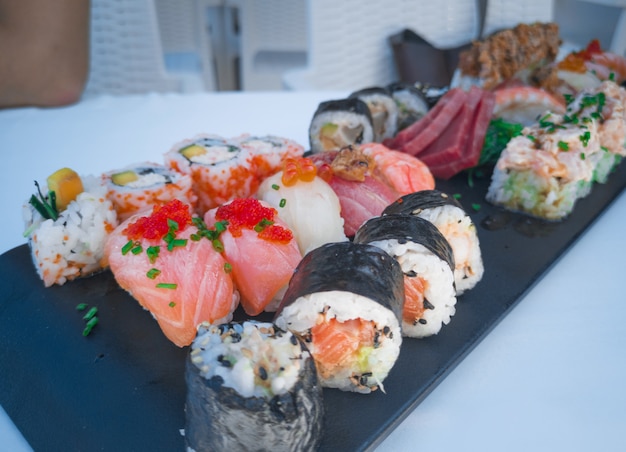 Sushi close-up de comida em um restaurante