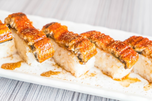 sushi de enguia (unagi)