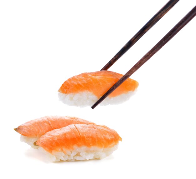 Foto sushi isolado no branco