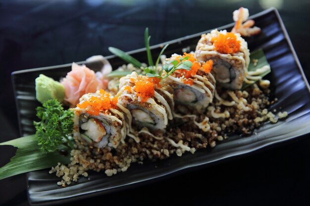 Sushi maki de gambas en tempura