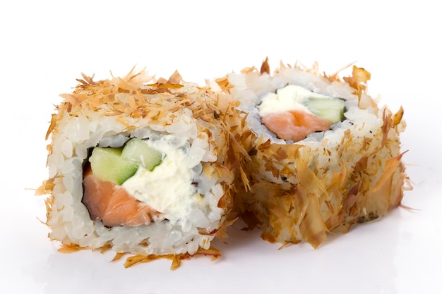 Sushi-Rollen japanisches Essen isoliert auf weißem Hintergrund