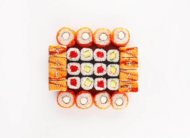 Sushi-Satz von verschiedenen Rollen Draufsicht