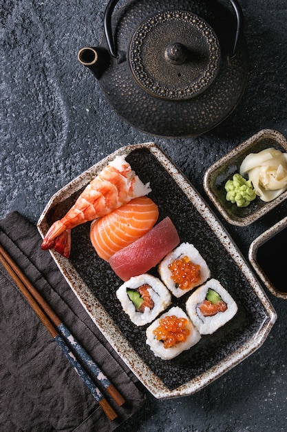 Sushi Set nigiri e rolos