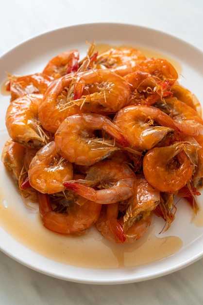 Sweet Shrimps ist ein thailändisches Gericht, das mit Fischsauce und Zucker nach asiatischer Art kocht