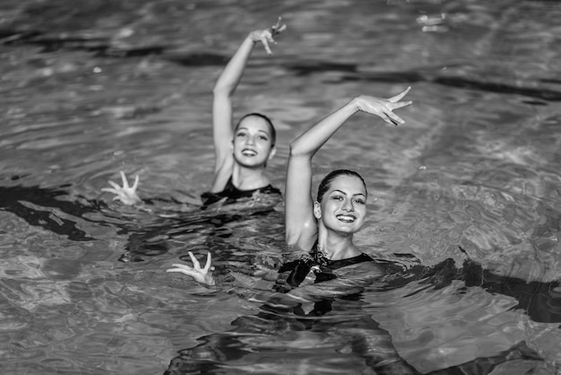 Synchronschwimmen im Duett