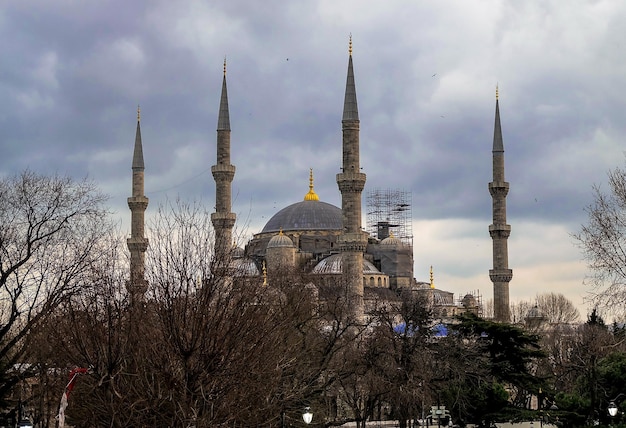 Szenische Ansicht der schönen Blauen Moschee in Istanbul