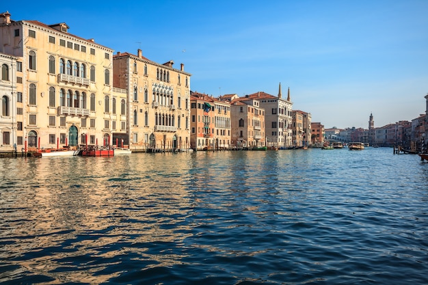 Szenische Ansicht des Canal Grande in Venedig, Italien
