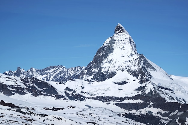 Szenische Ansicht über Matterhorn-Spitze im Schnee
