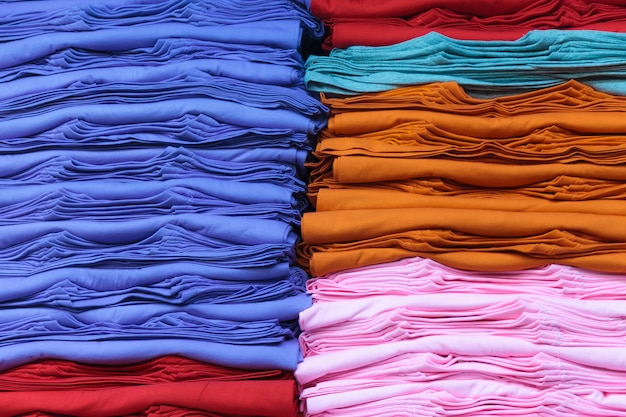 T-shirts coloridas