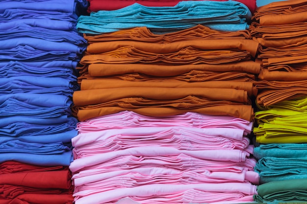 T-shirts coloridas