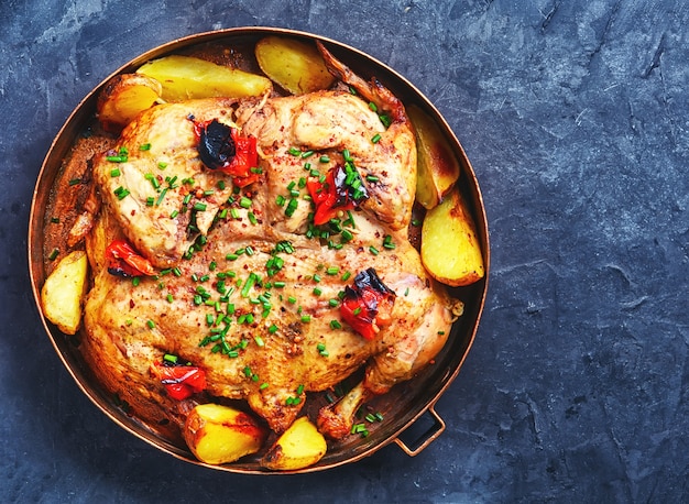 Tabaco de pollo asado en sartén