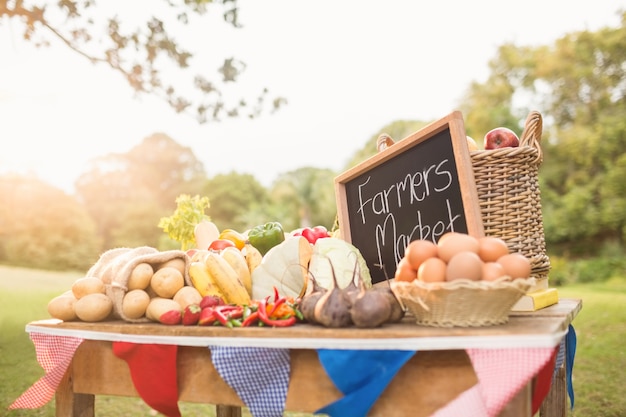 Tabela com vegetais cultivados localmente