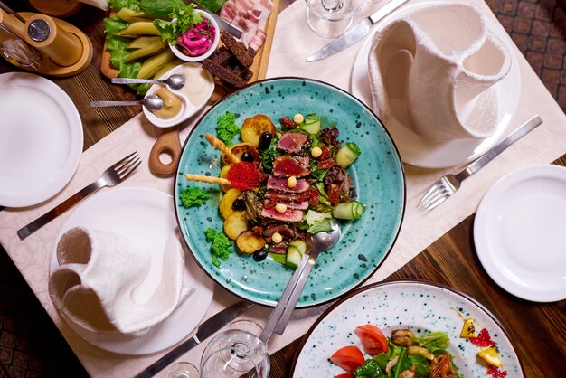 Tabelleneinstellung für ein Bankett oder ein Abendessen.