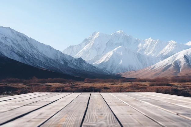 Tabla de madera con fondo de montaña