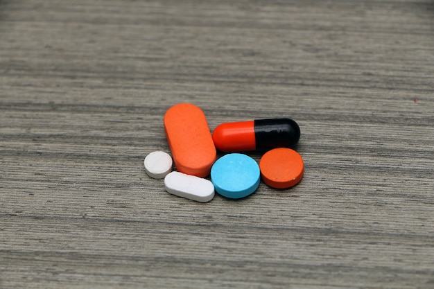 Tablas de pastillas de medicina y medicamentos