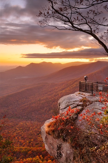 Table Rock State Park Carolina del Sur EE.UU. al atardecer en otoño