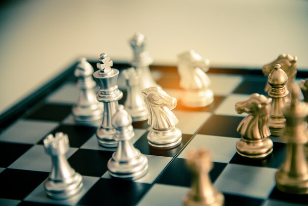 Tablero de ajedrez: una idea de negocios competitiva para tener éxito.