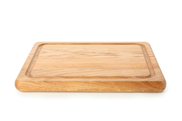 Tablero de cocina de madera aislado en blanco