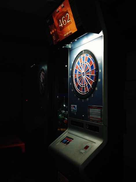 Tablero de dardos electrónico en el casino