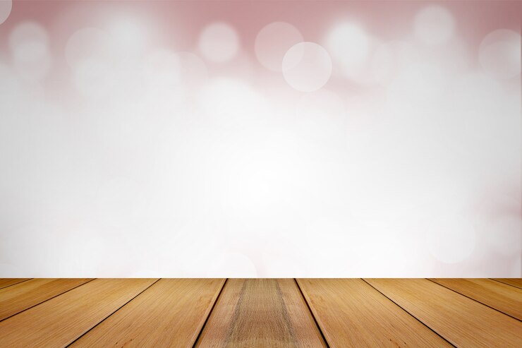 Foto tablero de madera con el fondo rosado abstracto borroso de las luces del tono.