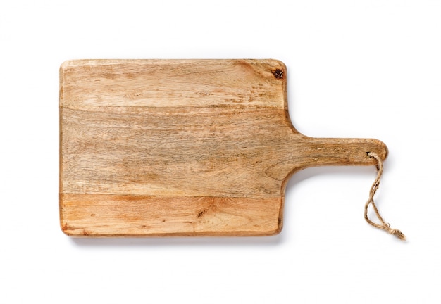 Tablero de madera para pan aislado en blanco. vista superior de la herramienta de cocina.