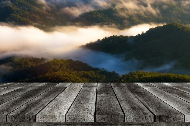 Foto tablero de madera vacío, mesa o terraza de madera moderna