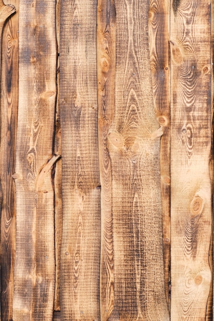 Tableros de pino quemado de fondo con una textura de madera pronunciada