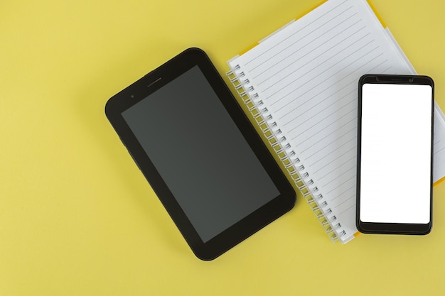 Tablet celular e notebook