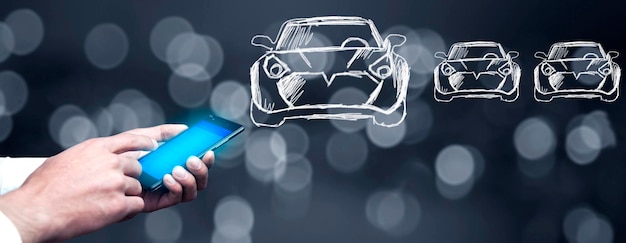 Tablet digital moderno de mão de homem com carro