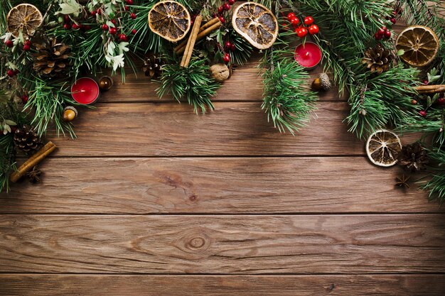 tabuleiro de madeira de galho de Natal de alta qualidade e resolução conceito de foto bonita