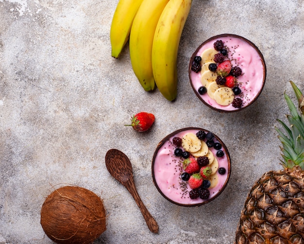 Taça de Açaí em placa de coco.