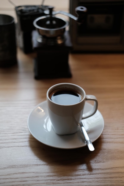 Taça de café na mesa.