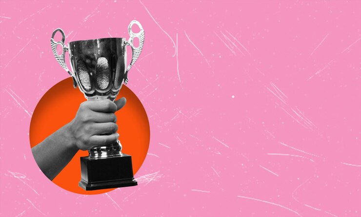 Foto taça de campeão de colagem de arte moderna em fundo rosa com espaço de cópia
