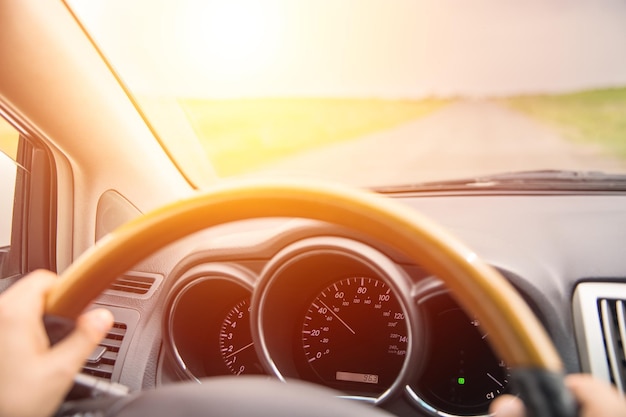 Tachometer in einem auto