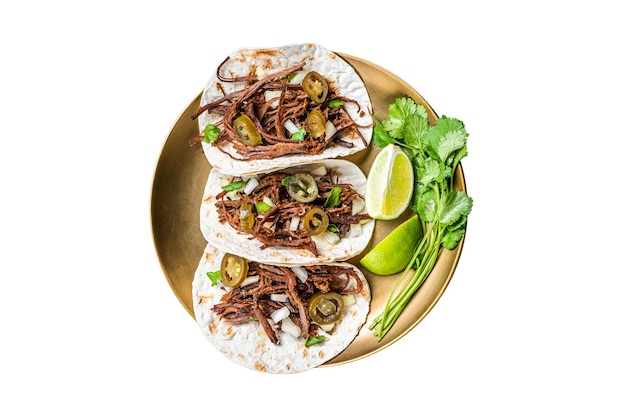 Tacos de barbacoa de carne mexicana con cilantro y cebolla aislado sobre fondo blanco.