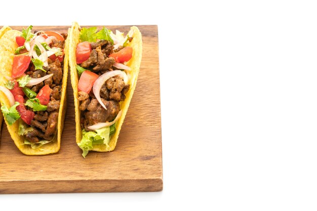 tacos de carne y verduras aislados